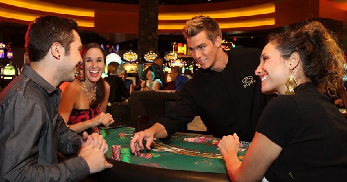 How to Play Safe at Online Casinos